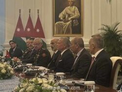 Raja Abdullah II Sampaikan Dukungan dan Kutuk Serangan Sekolah ke Prabowo