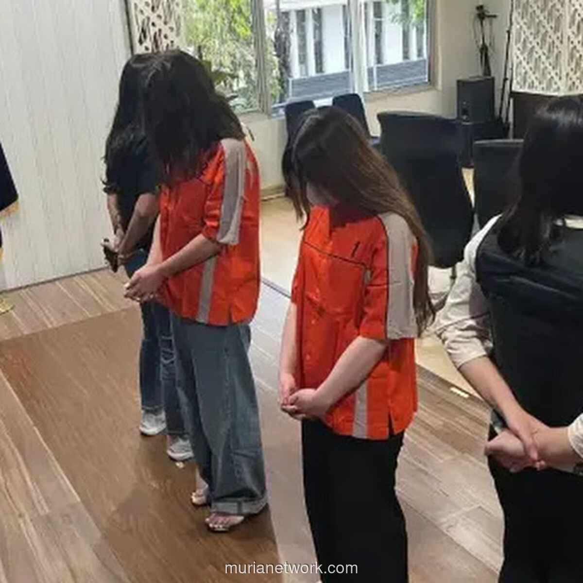 2 WNA Uzbekistan Ditangkap Imigrasi Jakbar: Modus Prostitusi Online Rp 15 Juta