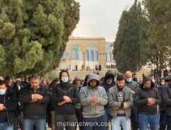 Ribuan Jamaah Hadiri Shalat Jumat di Masjid Al-Aqsa Amid Pembatasan Ketat