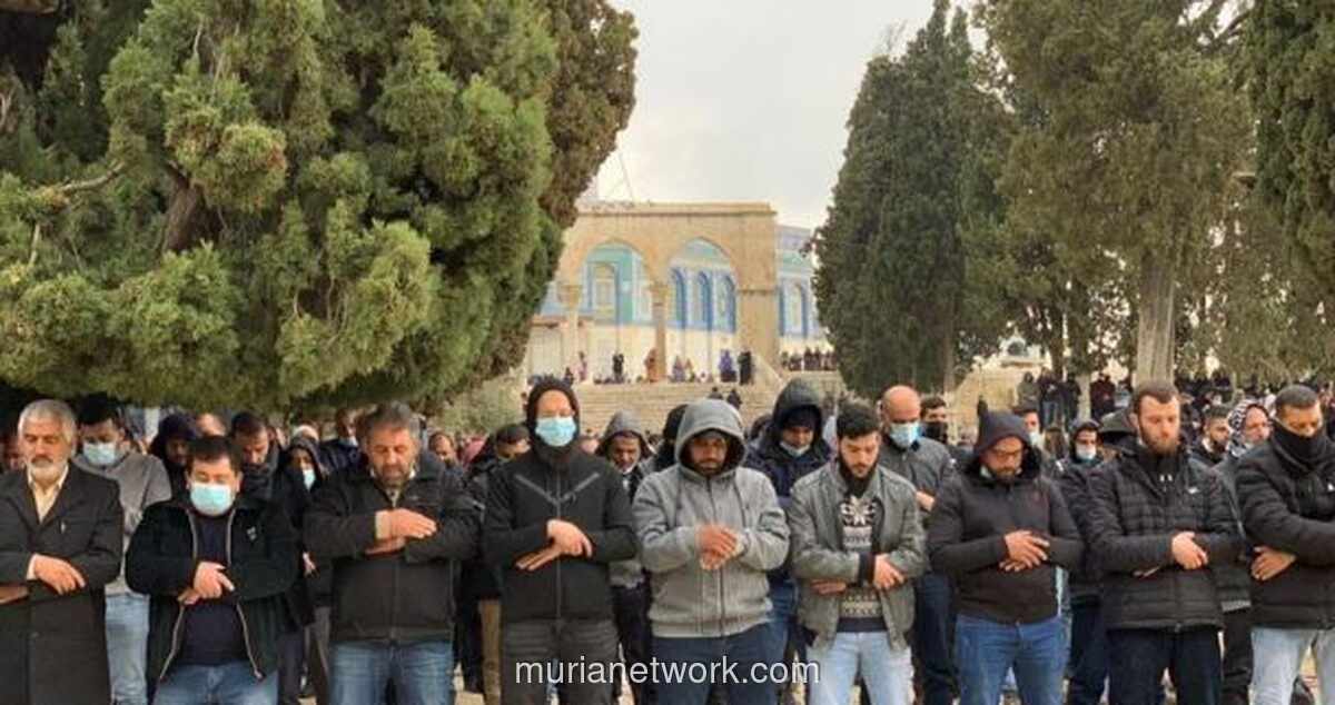 Ribuan Jamaah Hadiri Shalat Jumat di Masjid Al-Aqsa Amid Pembatasan Ketat