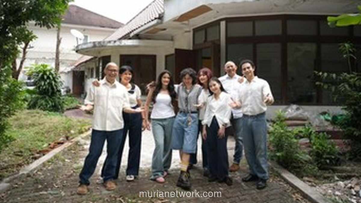 Momen Haru Omara Tinggalkan Rumah Masa Kecil, Prilly Latuconsina Diajak Keluarga