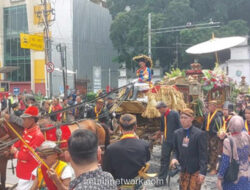 Kenaikan Tahta Raja Surakarta: Prosesi Megah PB XIV & Kirab Kereta Garuda Kencana
