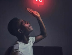 Ulama vs. Influencer Agama: Siapa yang Lebih Berpengaruh di Era Digital?