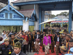 Pakubowono XIV Resmi Dinobatkan, Ikuti Kirab Agung dengan Kereta Garuda Kencana