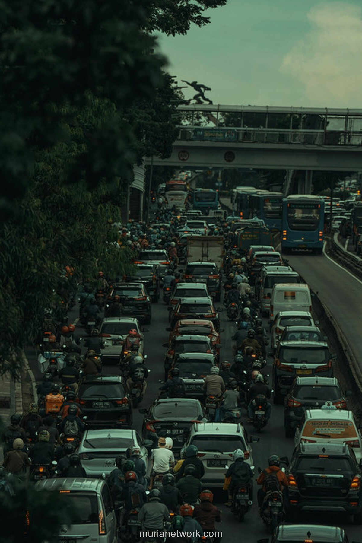 Urbanisasi di Indonesia: Dampak, Tantangan, dan Solusi Menuju Kota Berkelanjutan