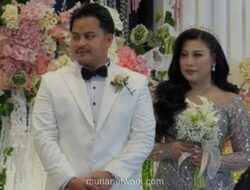 Souvenir Pernikahan Boiyen yang Viral: Jam Meja Vintage Penuh Makna