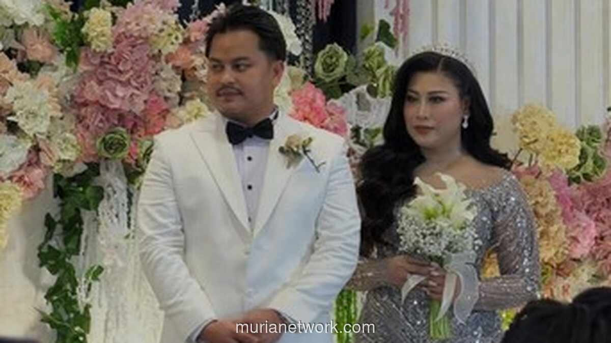 Souvenir Pernikahan Boiyen yang Viral: Jam Meja Vintage Penuh Makna