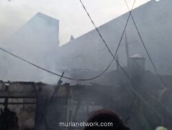Kebakaran Hebat di Jatipulo Jakbar Diduga Akibat Kabel SUTET Putus, 50 Rumah Ludes