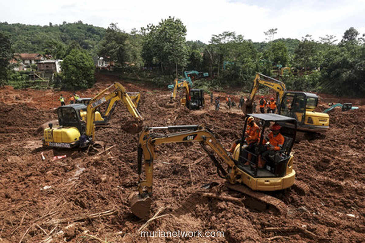 Tim SAR Evakuasi 3 Korban Longsor Cilacap, 7 Masih Dicari