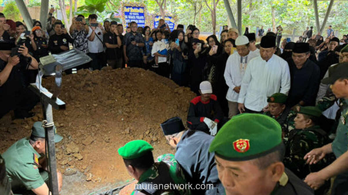 Prosesi Pemakaman Hj. Rugaiya Usman, Istri Wiranto, di Karanganyar | Liputan Lengkap