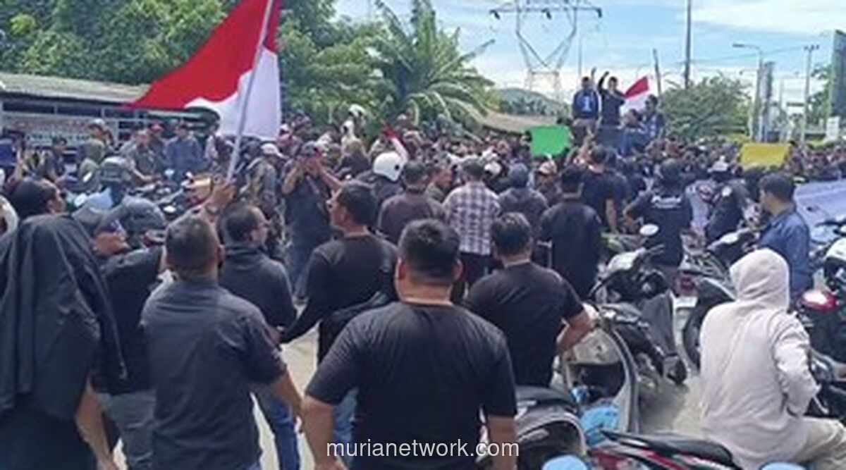 Warga Bojonegara Blokir Jalan Tol, Protes Truk Tambang Langgar Jam Operasional