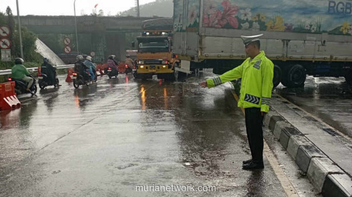 Kecelakaan Beruntun Exit Tol Bawen: Truk Rem Blong Tabrak 4 Mobil, 2 Orang Luka-Luka