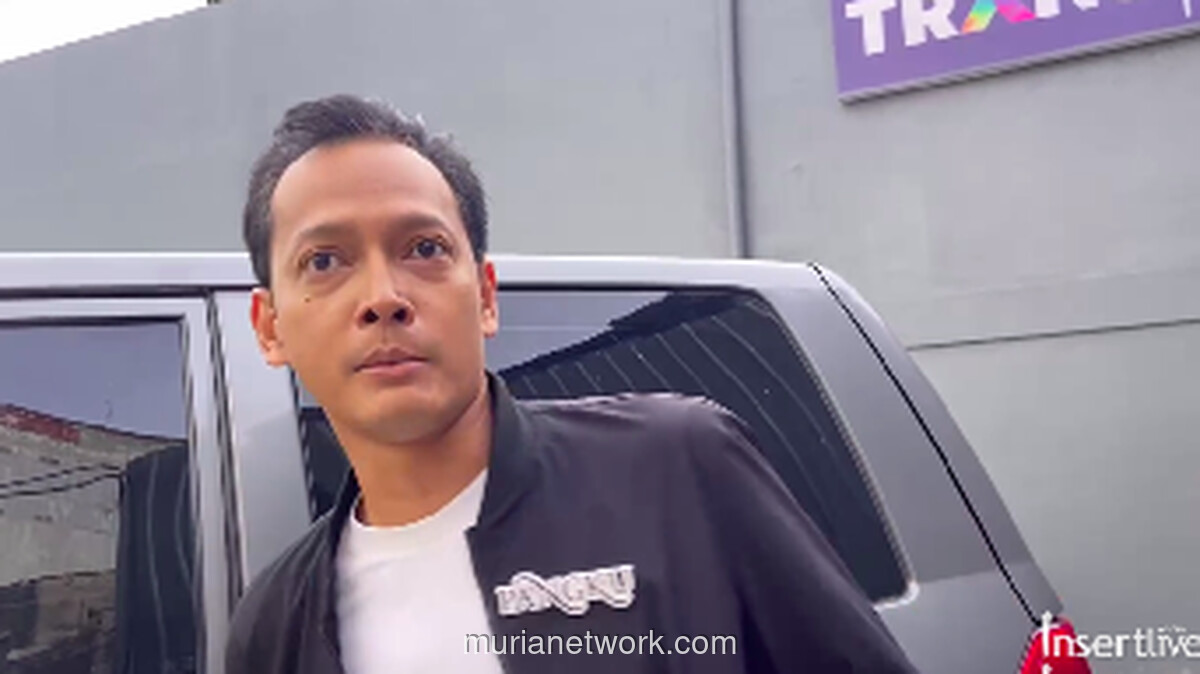 Fedi Nuril Pakai Eyeliner di BIFF 2025, Ini Alasannya!