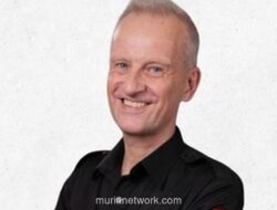 Marissa Anita Gugat Cerai Andrew Tigg Setelah 17 Tahun Menikah, Ini Profil Sutradara Berdarah Inggris