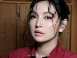 Hesti Purwadinata Beri Peringatan ke Suami Boiyen: Ingat, Abangnya Banyak!