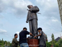 Patung Soekarno di Alun-alun Indramayu Rusak, Kepala dan Leher Miring