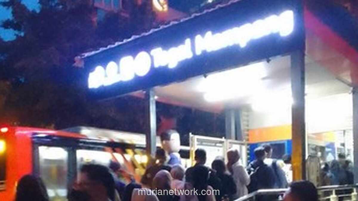 Antrean TransJakarta Mengular di Halte Tegal Mampang, Ini Penyebabnya