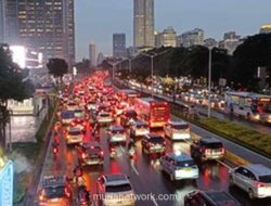 Kemacetan Parah di Semanggi Jakarta Pasca Hujan Deras: Penyebab & Dampaknya