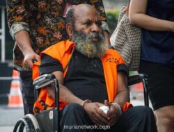 Lika-Liku Penangkapan Lukas Enembe: Rintangan Logistik, Kepungan Massa, hingga Pesawat Sewaan