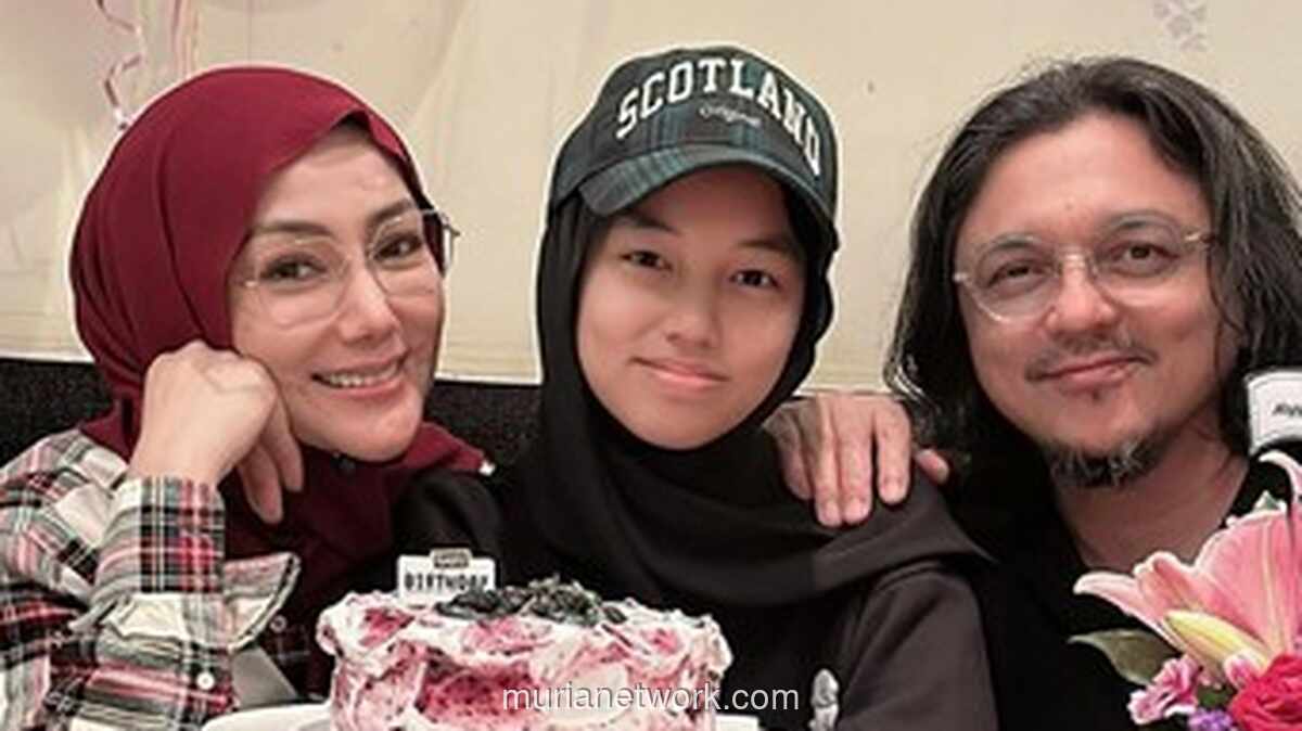 Engku Emran Unggah Foto Bareng Erra Fazira, Kompak Co-parenting demi Anak