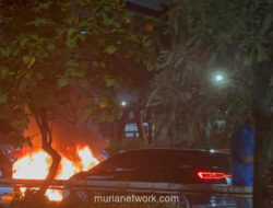 Honda HRV Ludes Dilalap Api di Tol Dalam Kota, Dua Penumpang Selamat