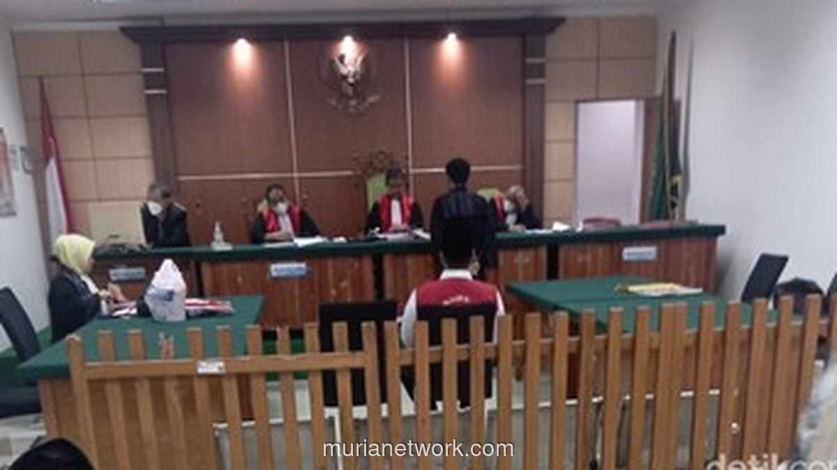 Dua Mahasiswa Untirta Dituntut Penjara Usai Rusak Pos Lalu Lintas di Serang