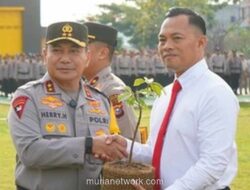 Kapolda Riau Beri Penghargaan ke 96 Personel, Ancam PTDH untuk Polisi Pengguna Narkoba