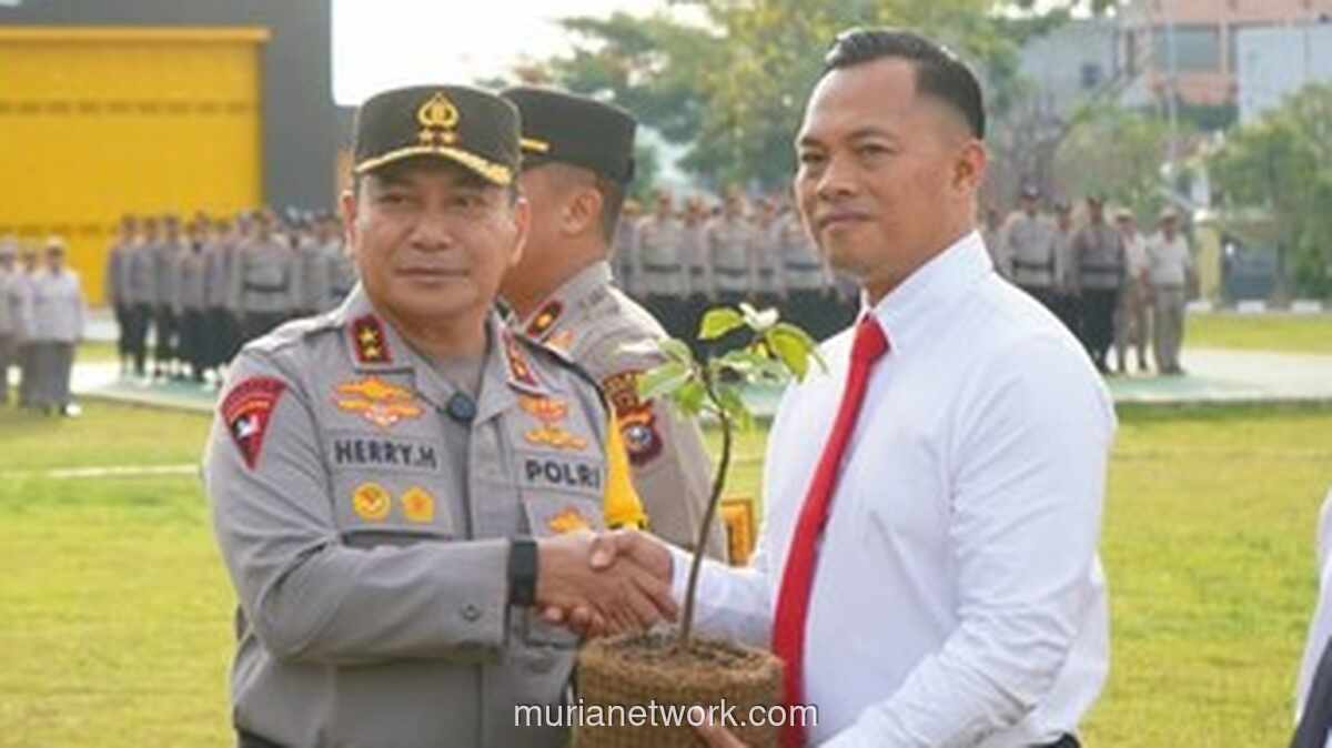 Kapolda Riau Beri Penghargaan ke 96 Personel, Ancam PTDH untuk Polisi Pengguna Narkoba