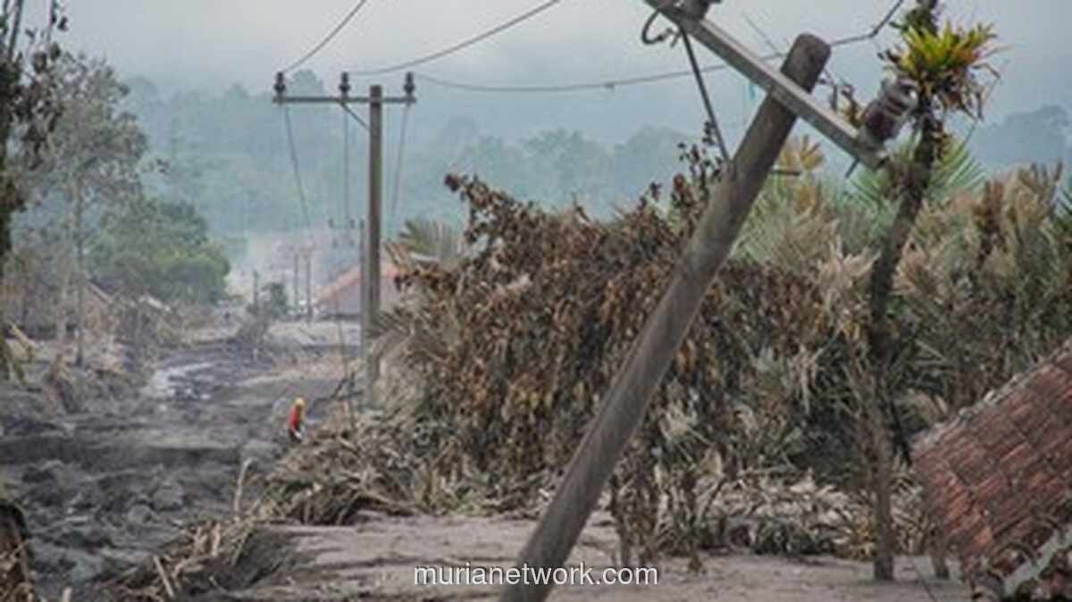 Semeru Muntahkan Amarah, 3 Desa Luluh Lantak dan Ratusan Jiwa Mengungsi