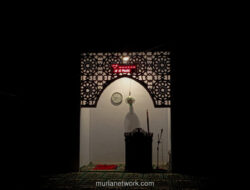 Suara Azan yang Tertunda: Di Mana Generasi Muda Masjid?