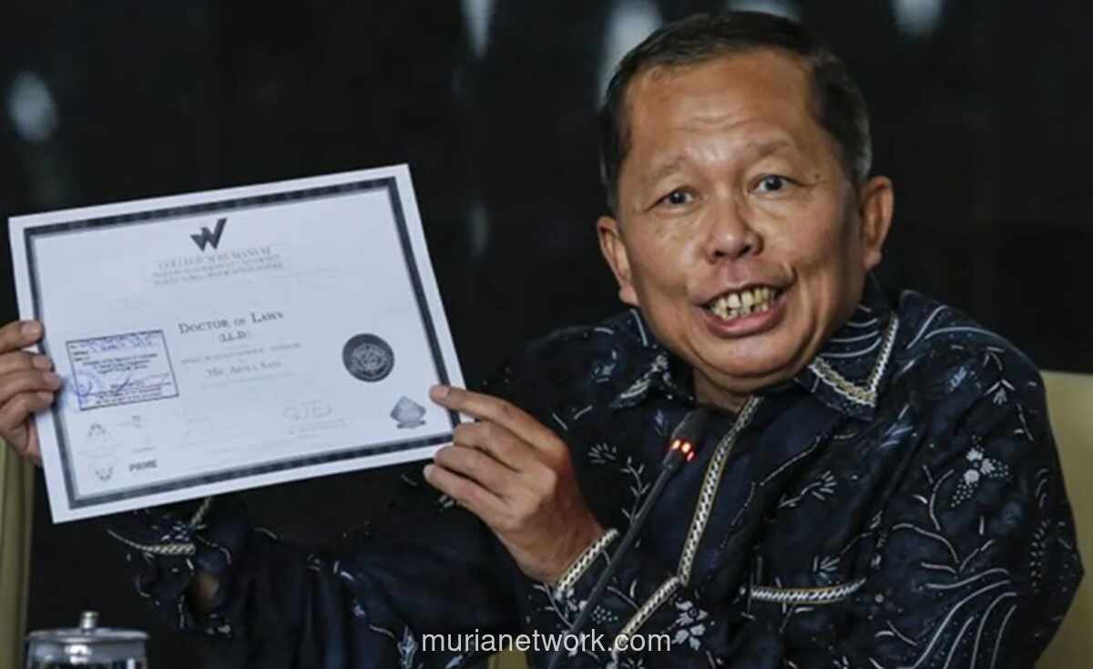 Gelar Bermasalah Hakim MK Ancam Kredibilitas Mahkamah Konstitusi