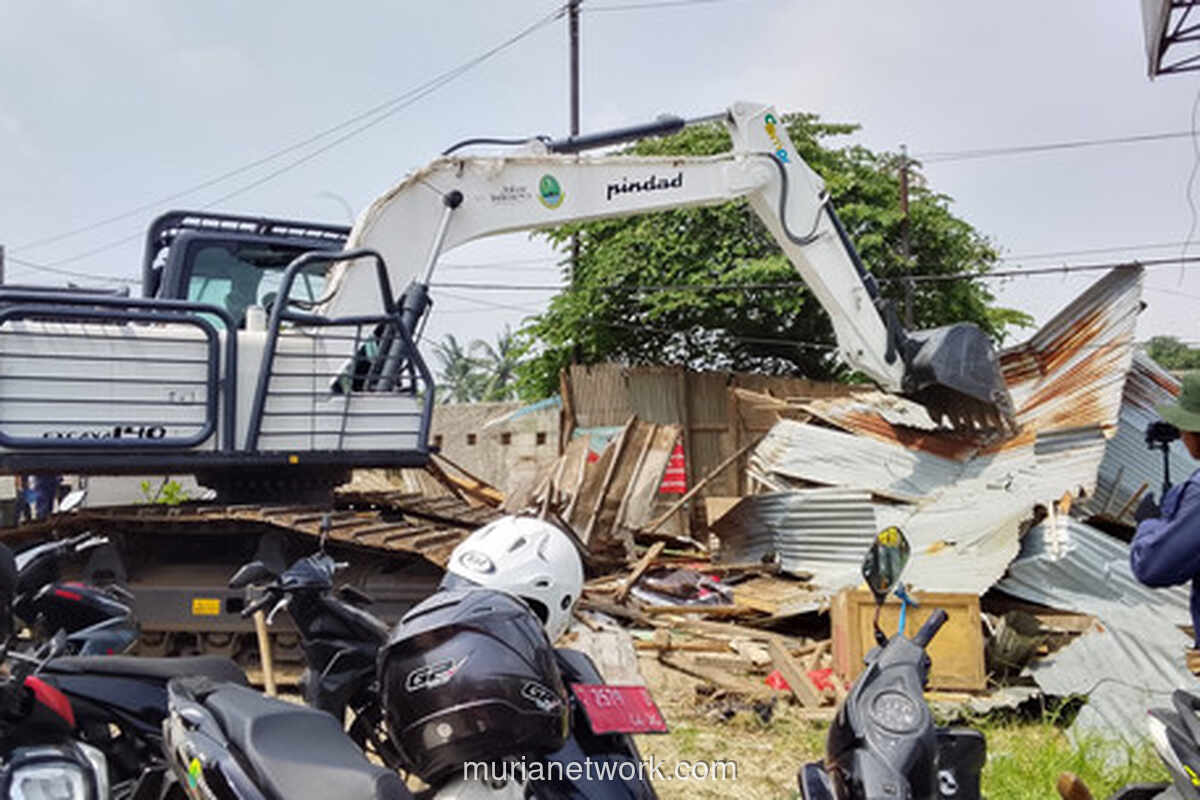 Gerbang Tol Karawang Barat Dibersihkan, 171 Bangunan Liar Diruntuhkan