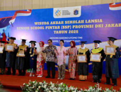 Di Usia Senja, Ratusan Lansia Jakarta Raih Wisuda Terbesar di Indonesia