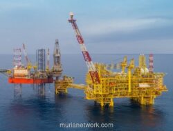 Pasar Komoditas Merah, Minyak Anjlok Dihantui Isu Perdamaian Rusia-Ukraina