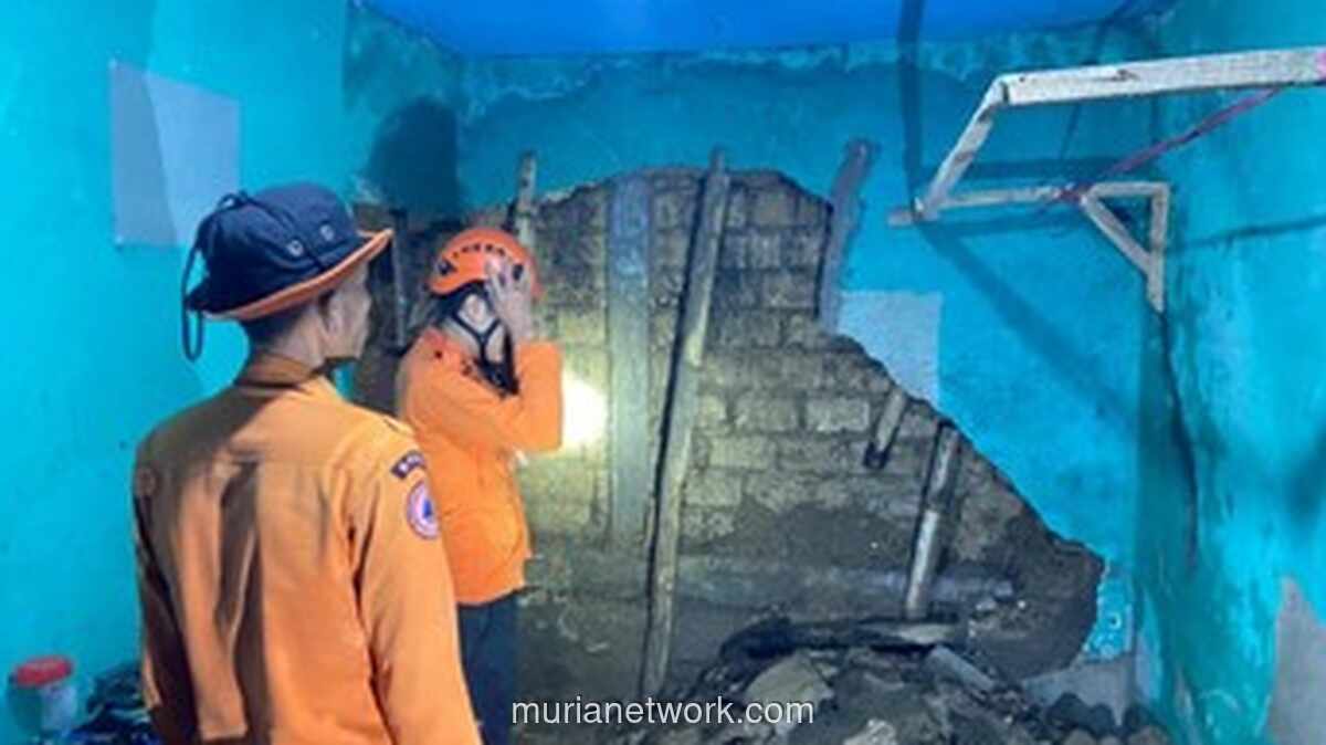 Vila di Cigombong Bocor, Dinding Rumah Warga Jebol Diterjang Banjir