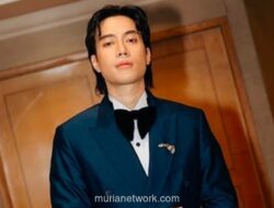 Vidi Aldiano Menitikkan Air Mata Saat Raisa Kirim Pesan Haru di AMI Awards