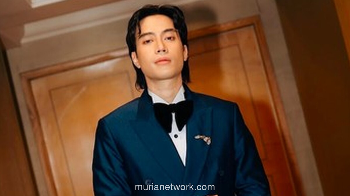 Vidi Aldiano Menitikkan Air Mata Saat Raisa Kirim Pesan Haru di AMI Awards