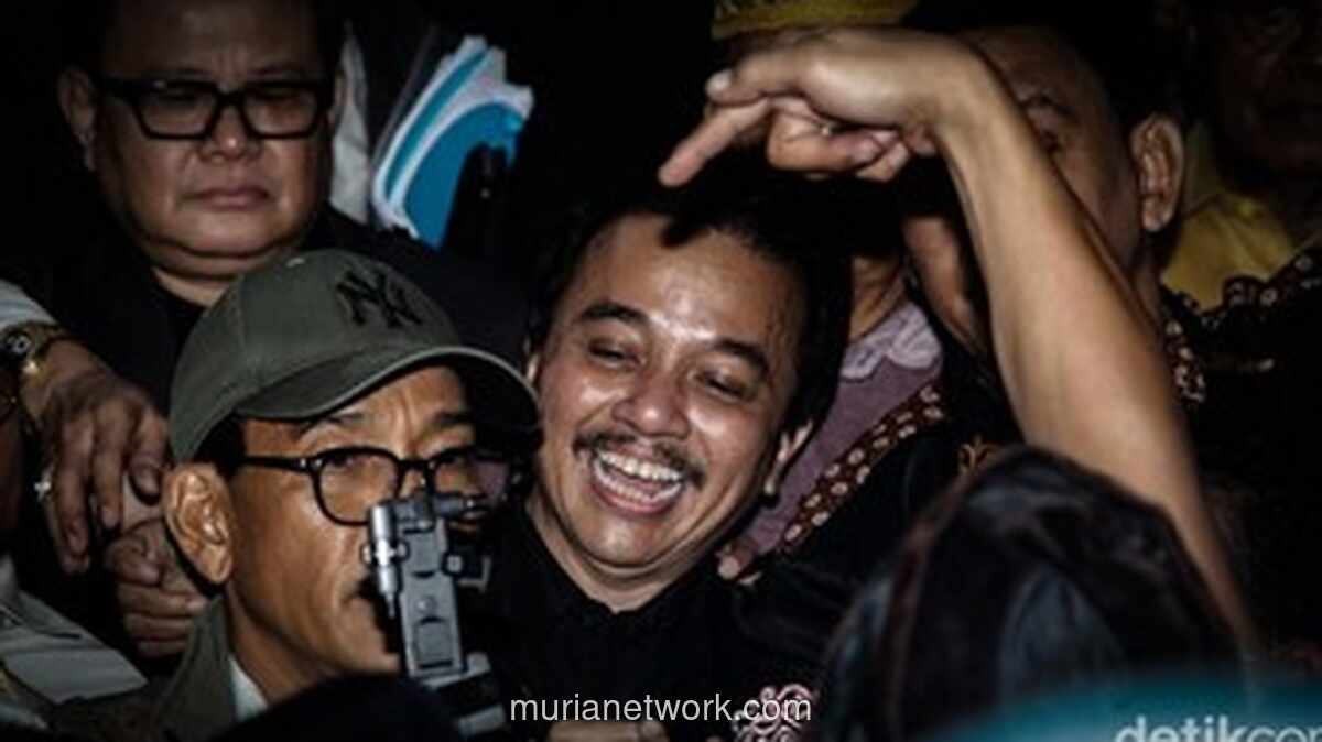 Roy Suryo dan Tujuh Tersangka Lain Dicekal, Wajib Lapor Tiap Pekan