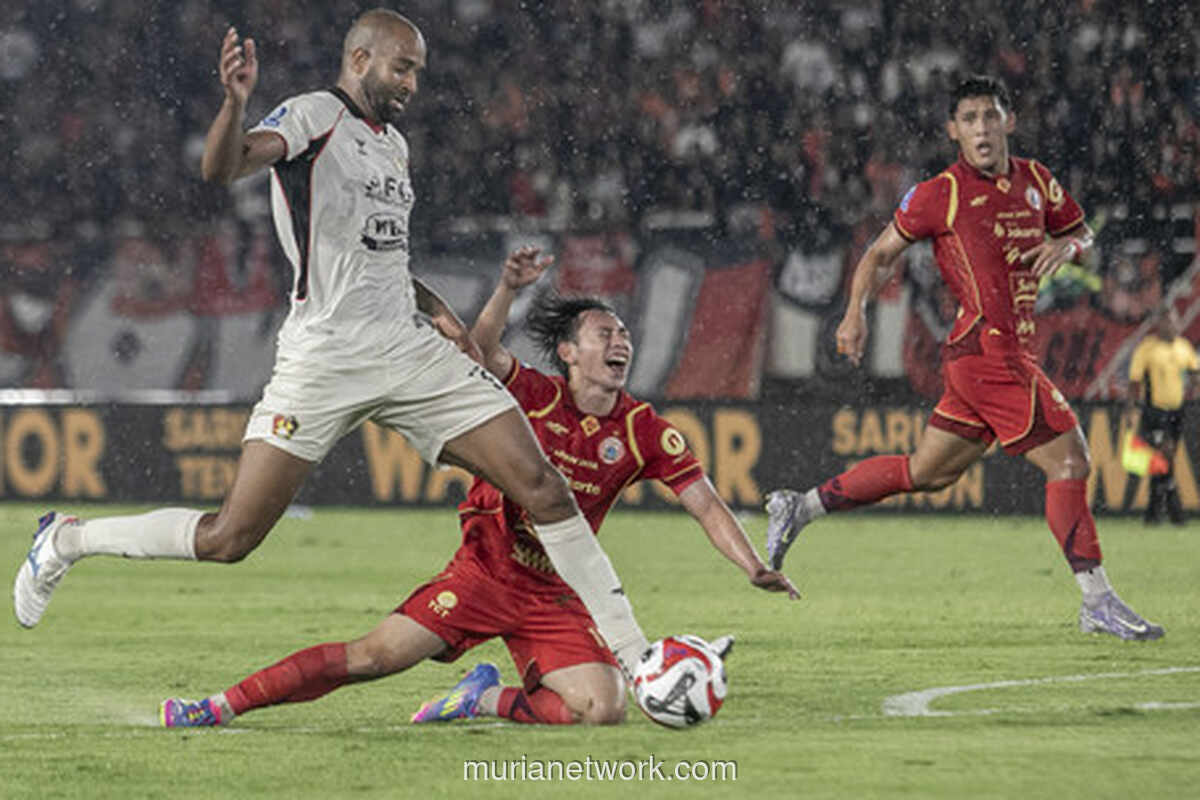 Hujan Deras dan Kartu Merah Warnai Kemenangan Persija Atas Persik