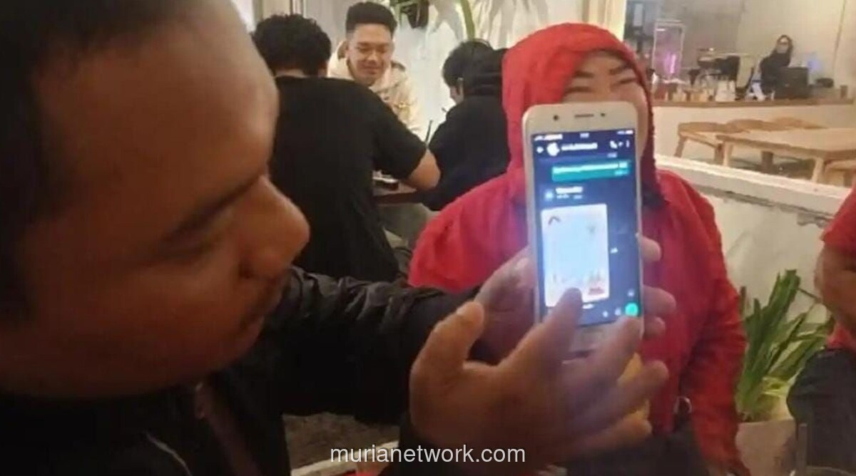 Warga Tasikmalaya Nyaris Terjebak Penipuan Video Call Mirip Dedi Mulyadi