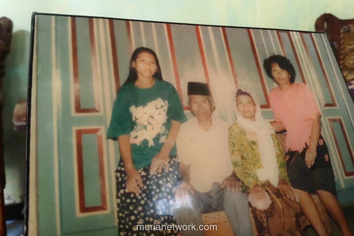 Setelah 21 Tahun Hilang, Perempuan Migran Ini Akhirnya Bisa Memandang Wajah Cucunya