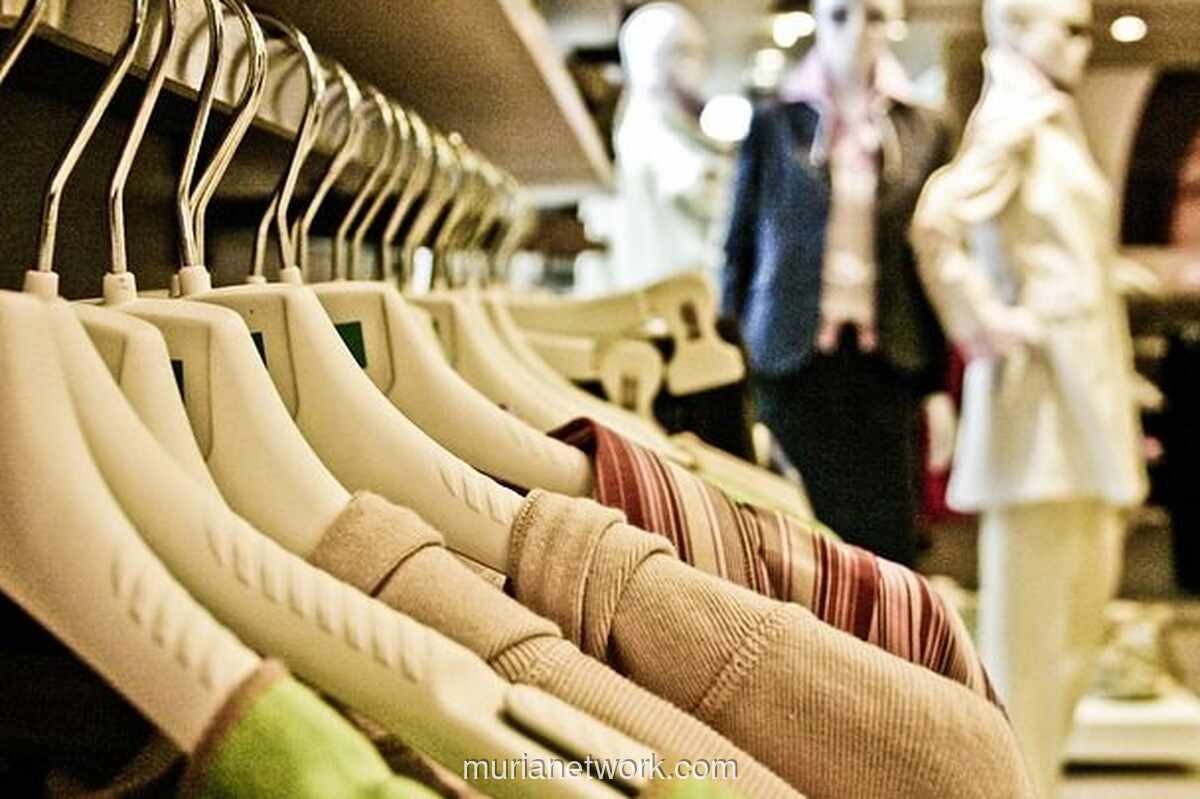 5 Inspirasi Mix and Match untuk Tampil Memukau di Hari Natal