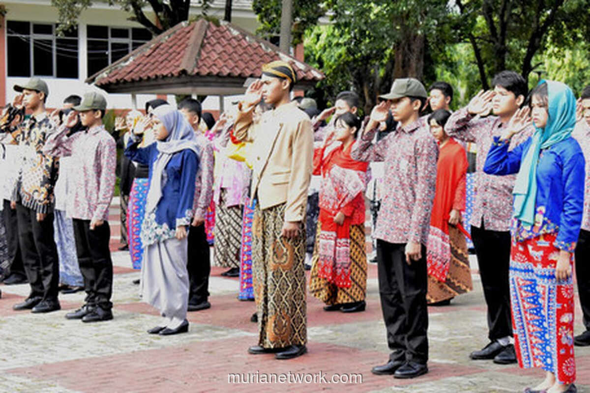 Kebhinekaan dan Semangat Baru Warnai Peringatan Hari Guru di SRMA 10 Jakarta