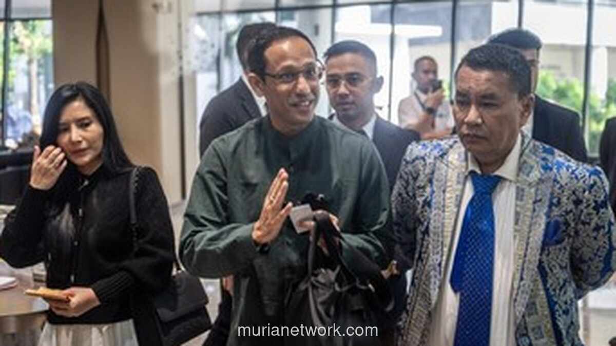 Hotman Paris Tinggalkan Nadiem di Tengah Prahara Kasus Chromebook