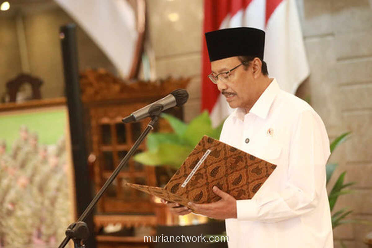 Gus Ipul Lantik 830 ASN, Perkuat Program Sekolah Rakyat untuk Putus Rantai Kemiskinan