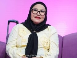 Mpok Atiek Berurai Air Mata Saat Umrah Ketiga, Ungkap Perjalanan Tobat di Usia Senja