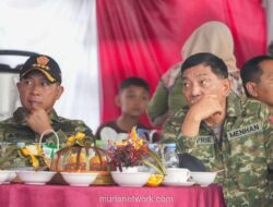 Ratusan Parasut Kostrad Warna-warni Hiasi Cakrawala Bangka Belitung