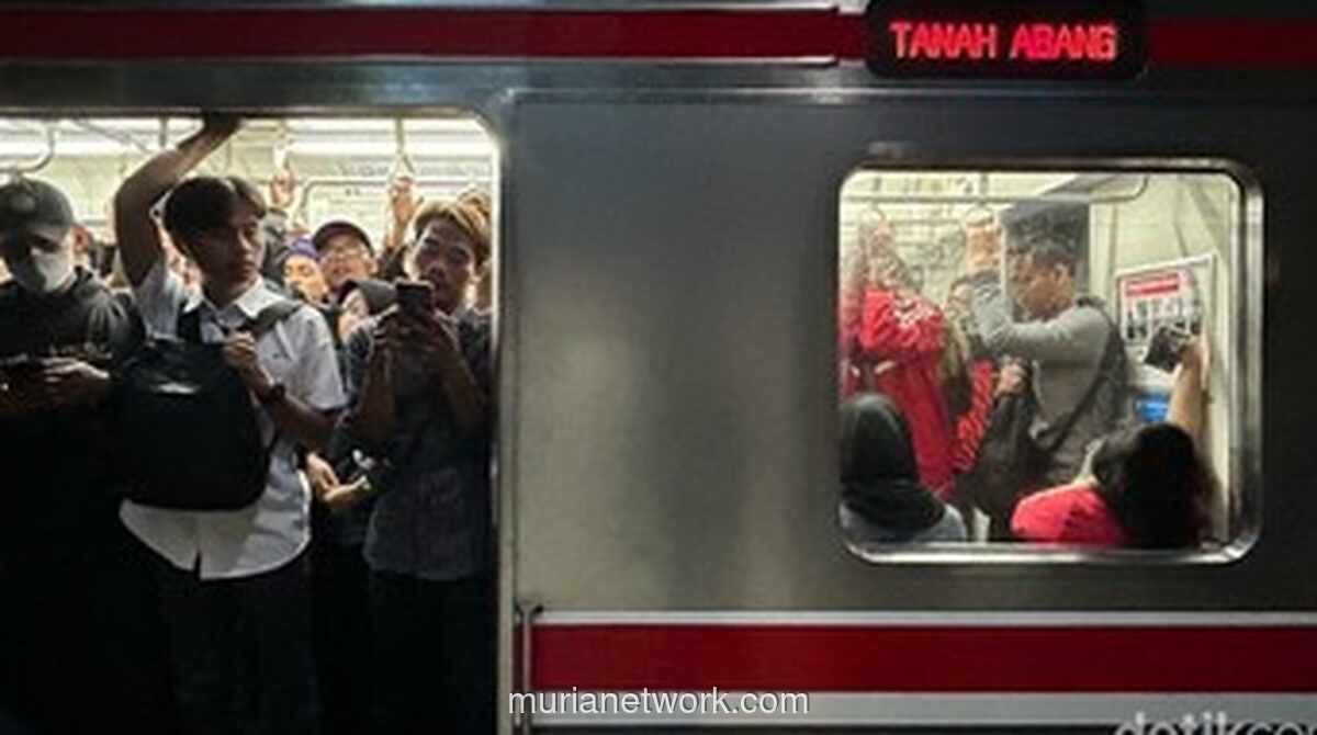 Kisah Hafitar Berakhir Manis: Tak Lagi Naik KRL 2 Jam, Kini Tinggal di Rumah Teman Sekelas