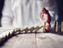 Warisan Pahit Kesultanan Melayu: Tuan di Sejarah, Tergusur di Tanah Leluhur