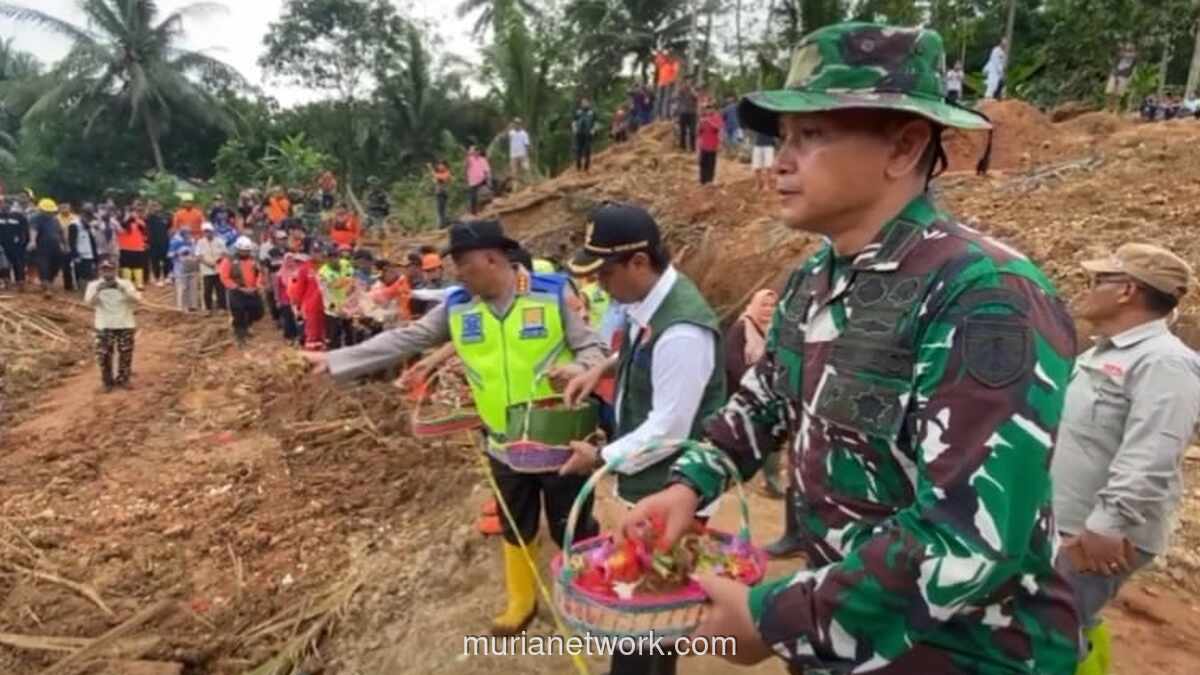 Pencarian Dua Korban Longsor Cilacap Berakhir dengan Tabur Bunga dan Keikhlasan